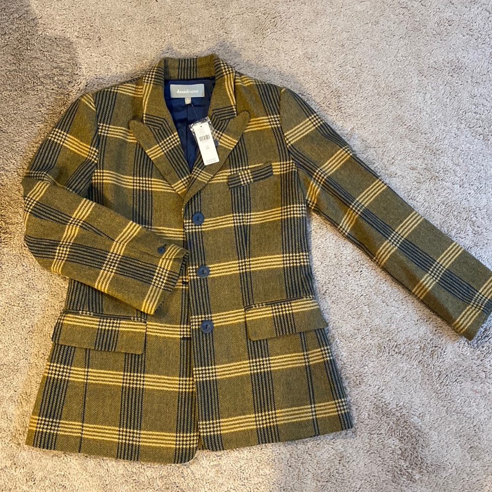 Plaid/herringbone blazer. Navy & Gold.